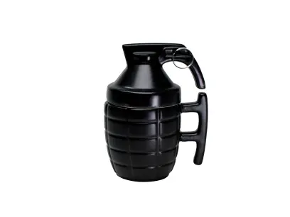Keramický hrnek Caliber Gourmet Grenade Mug ve tvaru granátu. Praktické víčko udrží nápoj déle teplý. Vhodné do mikrovlnné trouby i myčky nádobí.